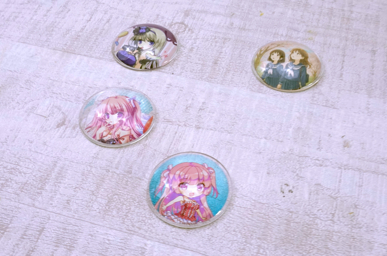 透明感が美しいガラスカボション