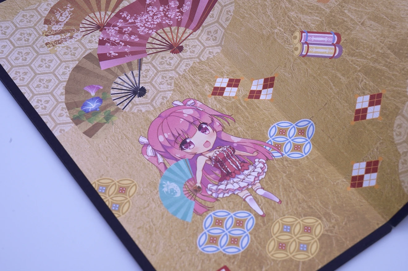 屏風イラスト面はエンボス紙を使用。小さくても屏風の高級感がでます