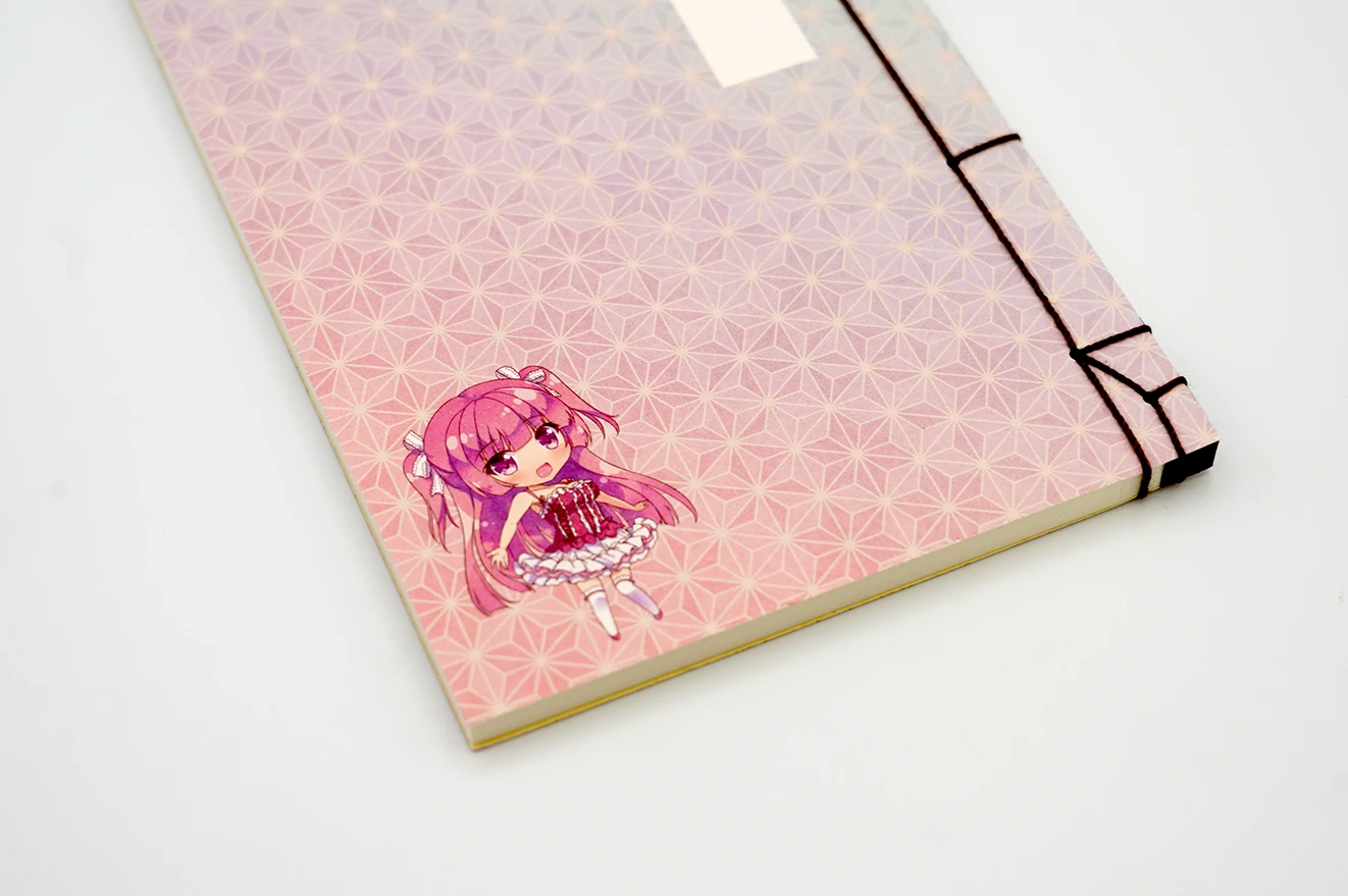和本なので右綴じが基本となります。筆書き用にタイトル枠をつけるのもおススメです